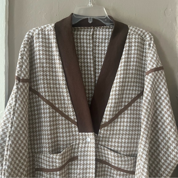 shein dazy • brown & white houndstooth snap button overcoat jacket - Picture 14 of 16